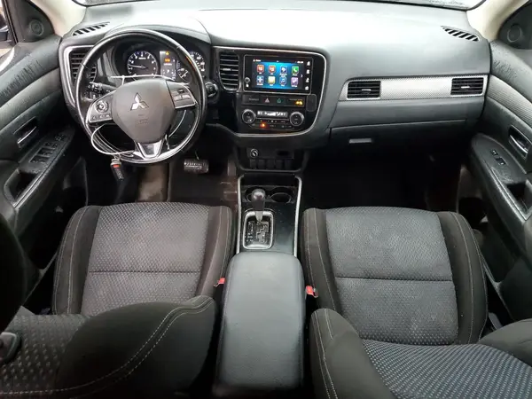 JA4AZ3A31HZ008260 2017 MITSUBISHI OUTLANDER - Image 8