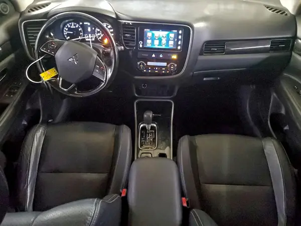 JA4AZ3A31HZ008274 2017 MITSUBISHI OUTLANDER - Image 8