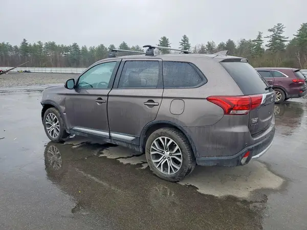 JA4AZ3A31HZ008453 2017 MITSUBISHI OUTLANDER - Image 2