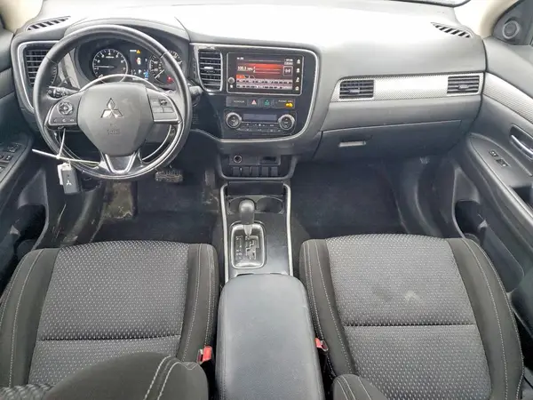 JA4AZ3A31HZ008453 2017 MITSUBISHI OUTLANDER - Image 8