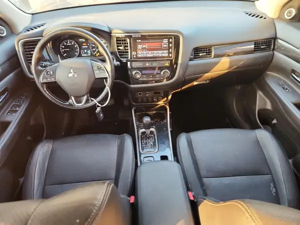 JA4AZ3A31HZ012907 2017 MITSUBISHI OUTLANDER - Image 8