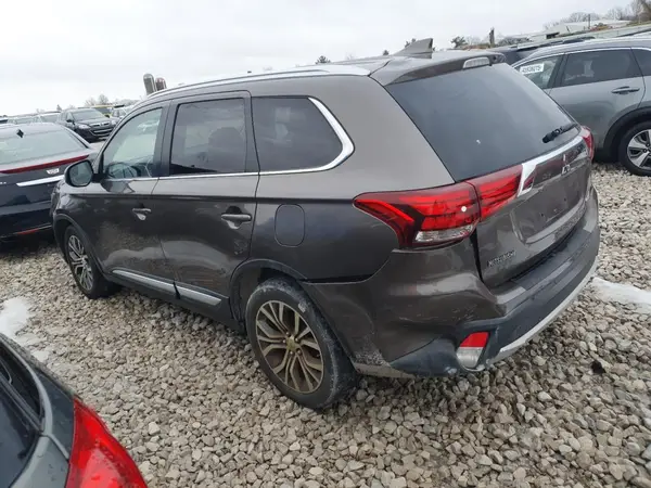 JA4AZ3A31HZ016018 2017 MITSUBISHI OUTLANDER - Image 2