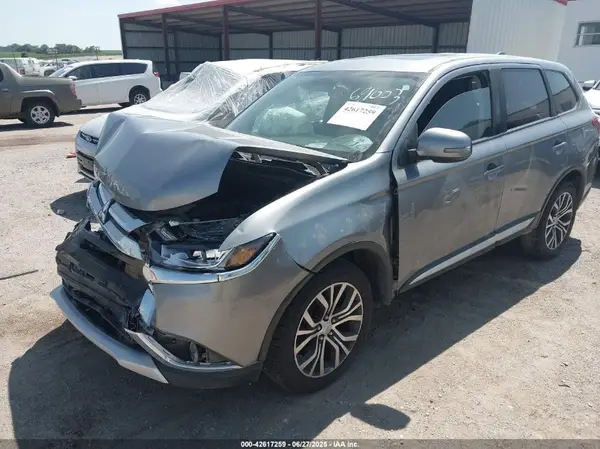 JA4AZ3A31HZ019937 2017 MITSUBISHI OUTLANDER - Image 2