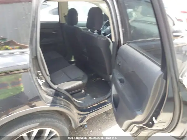 JA4AZ3A31HZ021509 2017 MITSUBISHI OUTLANDER - Image 8