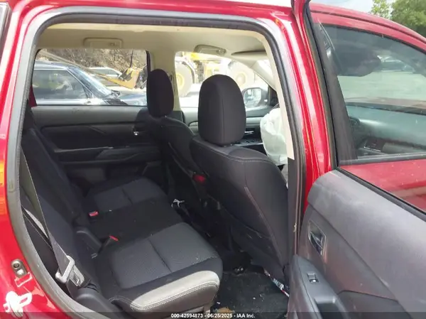 JA4AZ3A31HZ027827 2017 MITSUBISHI OUTLANDER - Image 8