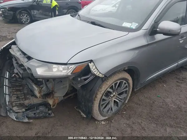 JA4AZ3A31HZ029299 2017 MITSUBISHI OUTLANDER - Image 2