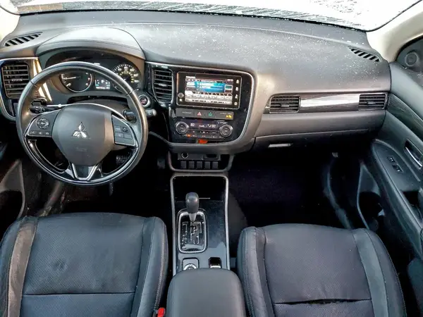 JA4AZ3A31HZ031327 2017 MITSUBISHI OUTLANDER - Image 8