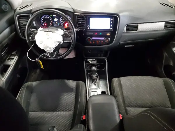 JA4AZ3A31HZ034258 2017 MITSUBISHI OUTLANDER - Image 8
