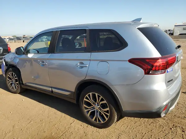 JA4AZ3A31HZ040013 2017 MITSUBISHI OUTLANDER - Image 2