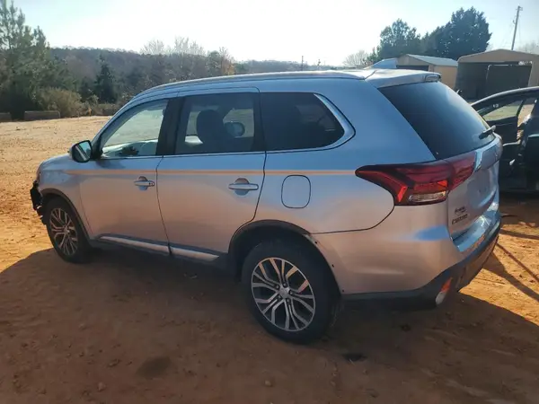 JA4AZ3A31HZ049004 2017 MITSUBISHI OUTLANDER - Image 2
