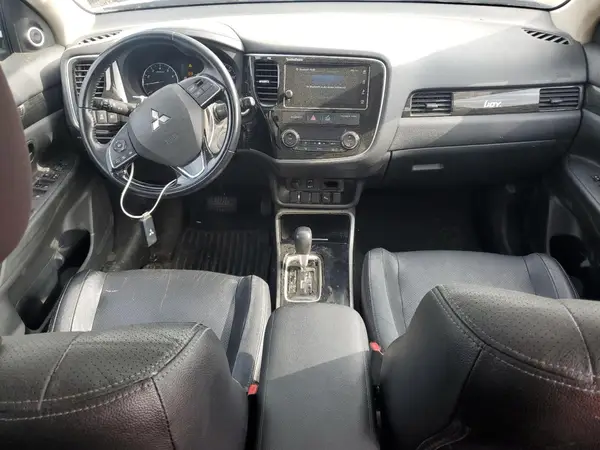 JA4AZ3A31HZ049553 2017 MITSUBISHI OUTLANDER - Image 8