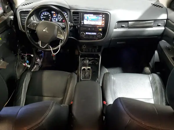 JA4AZ3A31HZ050444 2017 MITSUBISHI OUTLANDER - Image 8