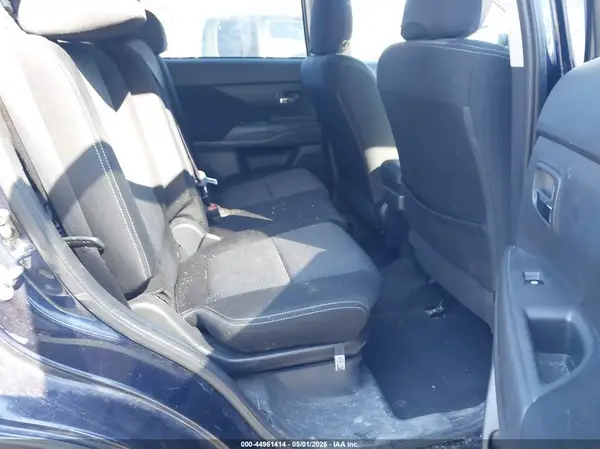 JA4AZ3A31HZ050606 2017 MITSUBISHI OUTLANDER - Image 8