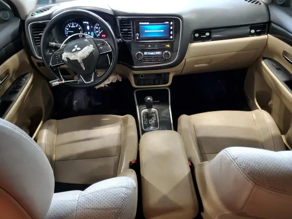 JA4AZ3A31HZ057068 2017 MITSUBISHI OUTLANDER - Image 8