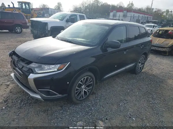 JA4AZ3A31JJ001460 2018 MITSUBISHI OUTLANDER - Image 2