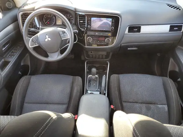 JA4AZ3A31JJ004617 2018 MITSUBISHI OUTLANDER - Image 8