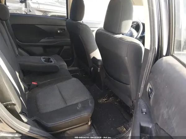 JA4AZ3A31JJ005265 2018 MITSUBISHI OUTLANDER - Image 8