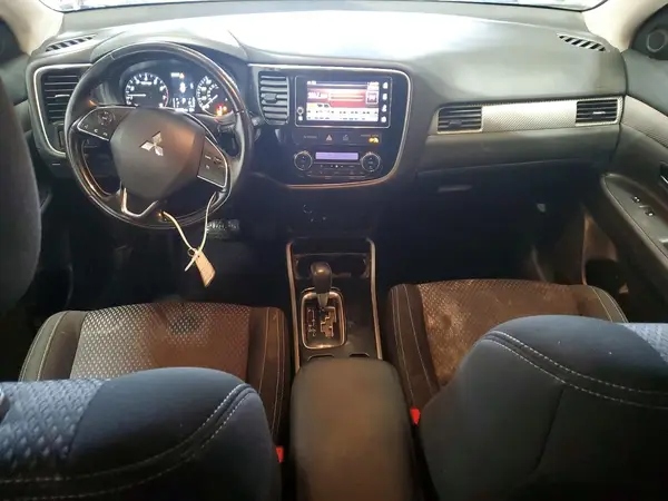 JA4AZ3A31JZ007227 2018 MITSUBISHI OUTLANDER - Image 8