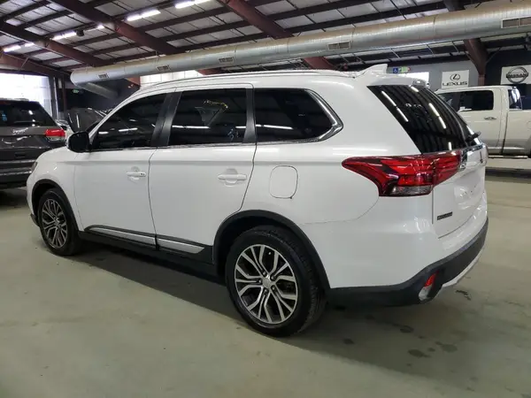 JA4AZ3A31JZ013741 2018 MITSUBISHI OUTLANDER - Image 2