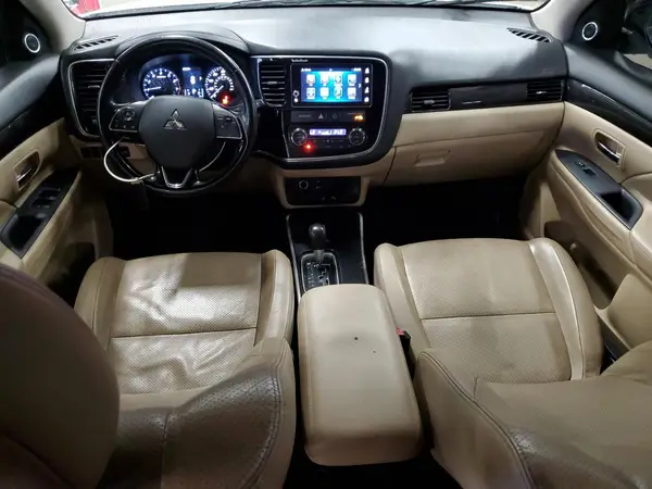 JA4AZ3A31JZ013741 2018 MITSUBISHI OUTLANDER - Image 8