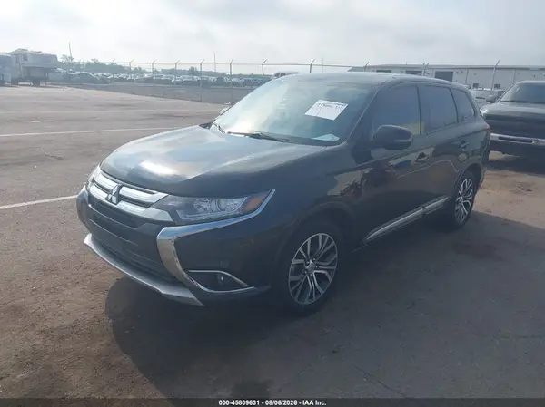 JA4AZ3A31JZ016316 2018 MITSUBISHI OUTLANDER - Image 2