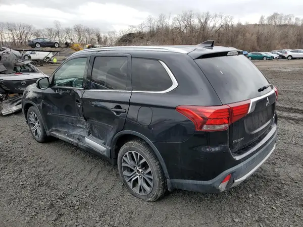 JA4AZ3A31JZ018132 2018 MITSUBISHI OUTLANDER - Image 2
