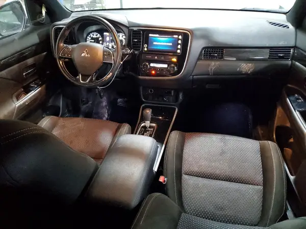 JA4AZ3A31JZ021838 2018 MITSUBISHI OUTLANDER - Image 8
