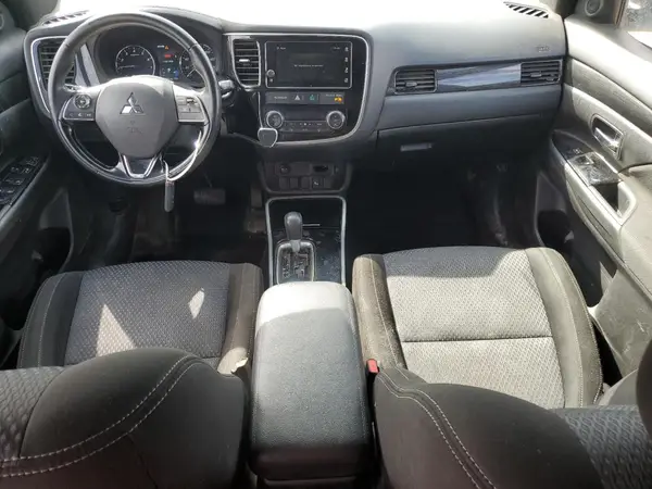 JA4AZ3A31JZ024691 2018 MITSUBISHI OUTLANDER - Image 8