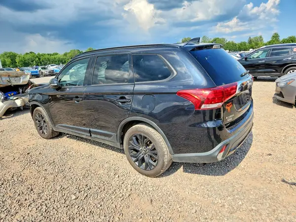 JA4AZ3A31JZ025906 2018 MITSUBISHI OUTLANDER - Image 2