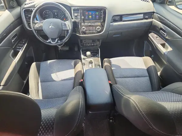 JA4AZ3A31JZ026635 2018 MITSUBISHI OUTLANDER - Image 8