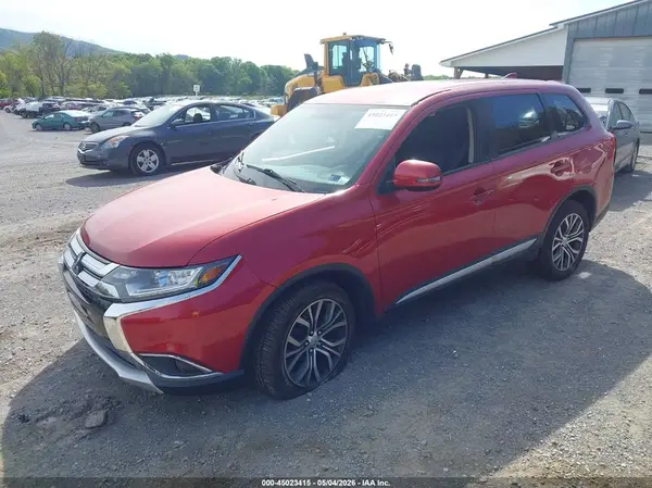 JA4AZ3A31JZ033777 2018 MITSUBISHI OUTLANDER - Image 2