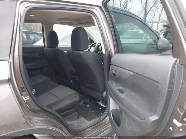 JA4AZ3A31JZ034668 2018 MITSUBISHI OUTLANDER - Image 8