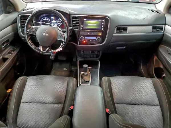 JA4AZ3A31JZ036436 2018 MITSUBISHI OUTLANDER - Image 8