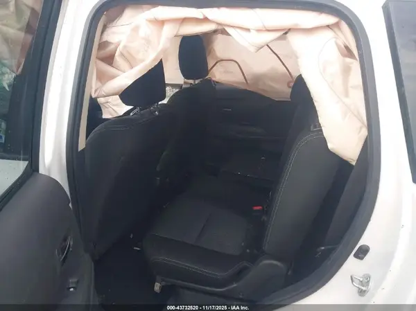 JA4AZ3A31JZ042107 2018 MITSUBISHI OUTLANDER - Image 8