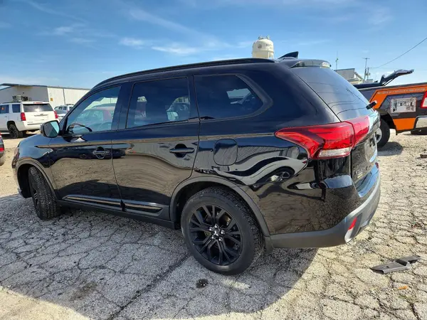 JA4AZ3A31JZ046593 2018 MITSUBISHI OUTLANDER - Image 2