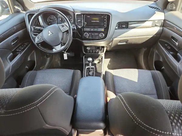 JA4AZ3A31JZ046593 2018 MITSUBISHI OUTLANDER - Image 8