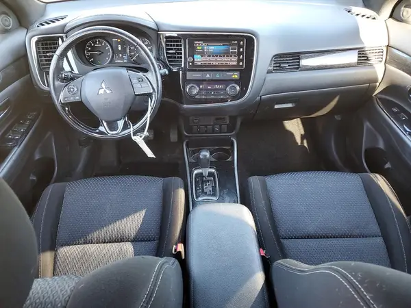 JA4AZ3A31JZ048604 2018 MITSUBISHI OUTLANDER - Image 8