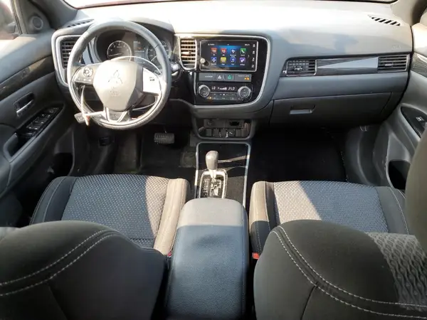 JA4AZ3A31JZ050966 2018 MITSUBISHI OUTLANDER - Image 8