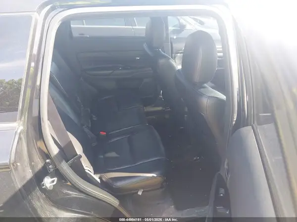 JA4AZ3A31JZ051101 2018 MITSUBISHI OUTLANDER - Image 8