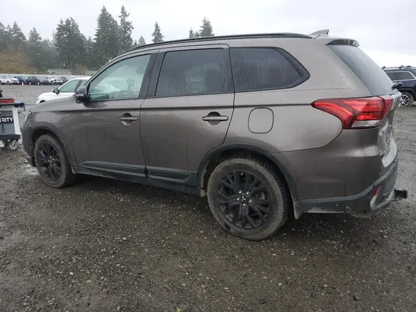 JA4AZ3A31JZ051678 2018 MITSUBISHI OUTLANDER - Image 2