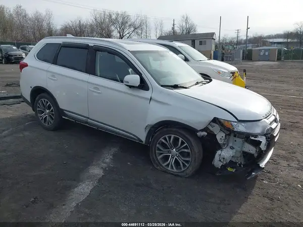 JA4AZ3A31JZ051910 2018 MITSUBISHI OUTLANDER - Image 1