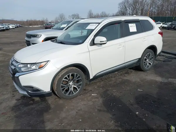 JA4AZ3A31JZ051910 2018 MITSUBISHI OUTLANDER - Image 2