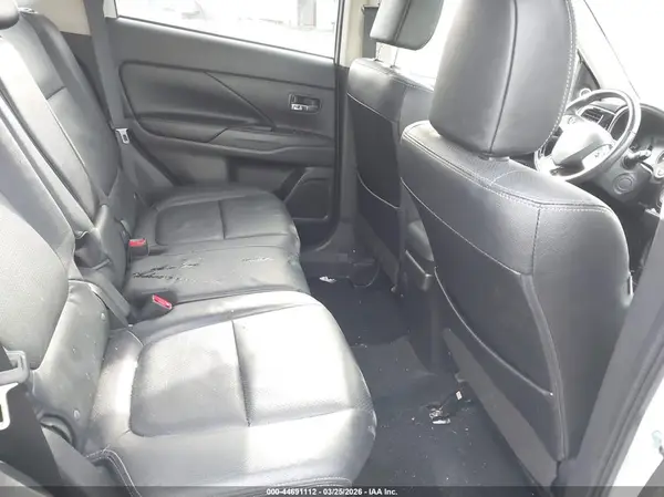 JA4AZ3A31JZ051910 2018 MITSUBISHI OUTLANDER - Image 8