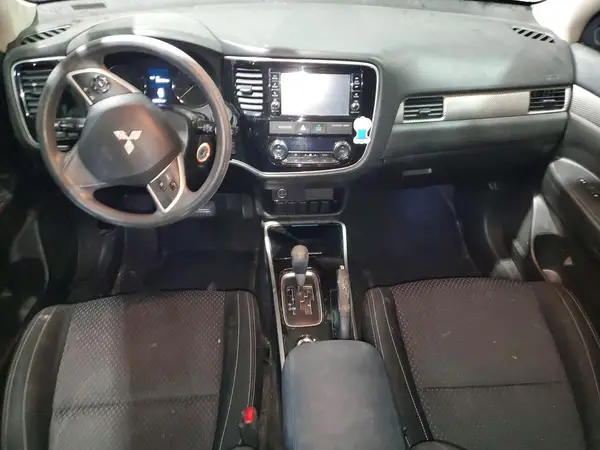 JA4AZ3A31JZ056508 2018 MITSUBISHI OUTLANDER - Image 8