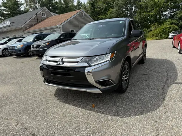 JA4AZ3A31JZ056721 2018 MITSUBISHI OUTLANDER - Image 2