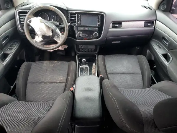 JA4AZ3A31JZ056816 2018 MITSUBISHI OUTLANDER - Image 8