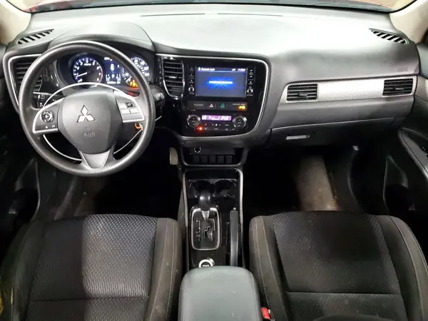 JA4AZ3A31JZ057013 2018 MITSUBISHI OUTLANDER - Image 8