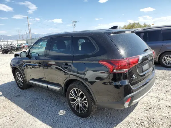 JA4AZ3A31JZ058579 2018 MITSUBISHI OUTLANDER - Image 2