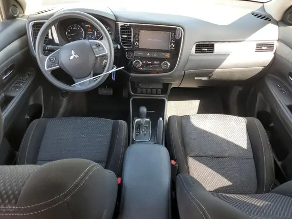 JA4AZ3A31JZ058579 2018 MITSUBISHI OUTLANDER - Image 8