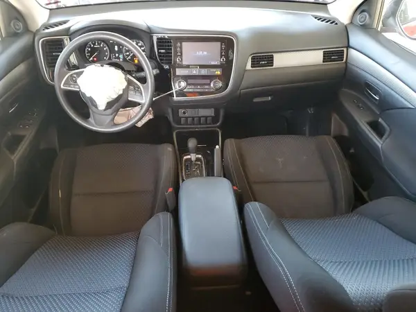 JA4AZ3A31JZ059439 2018 MITSUBISHI OUTLANDER - Image 8